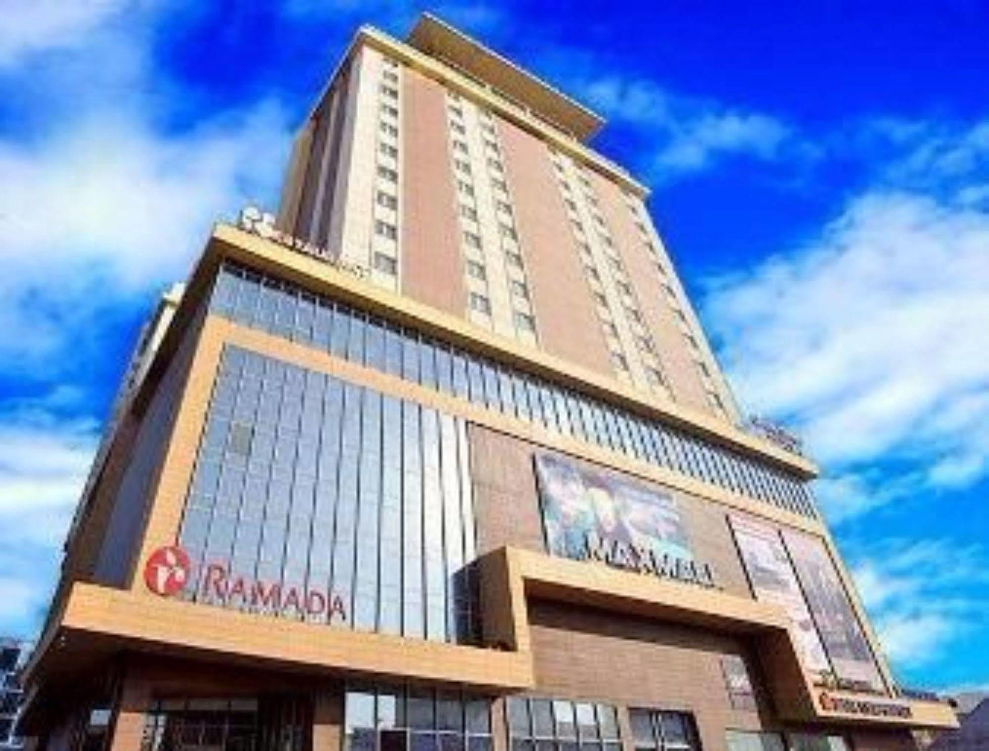 Ramada Ulaanbaatar City Center Exterior foto